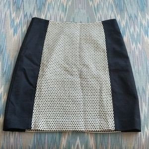 Ann taylor loft black and white size 0 skirt